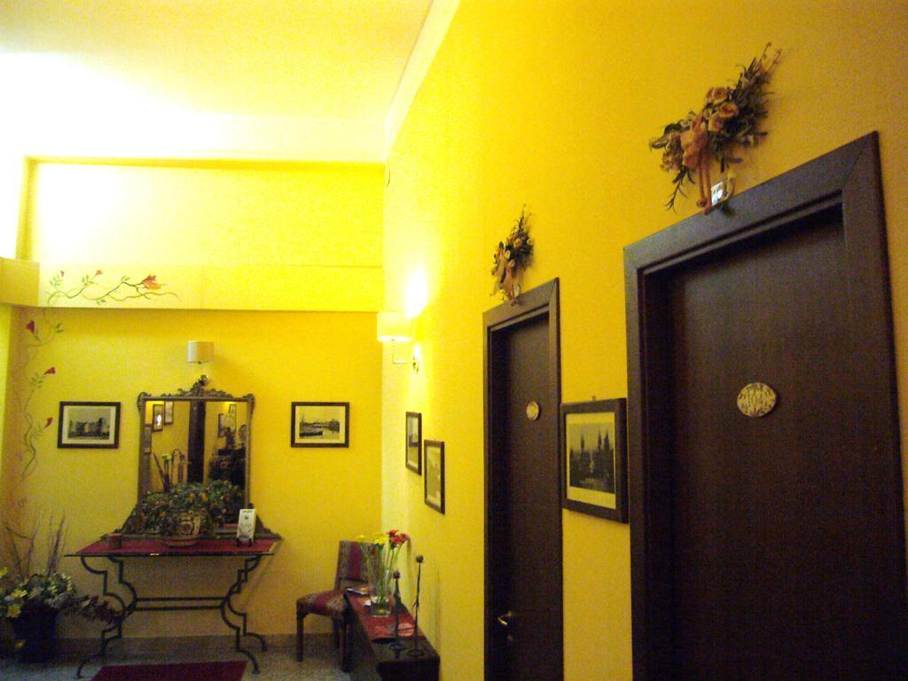La Collegiata Guest House Catânia Exterior foto